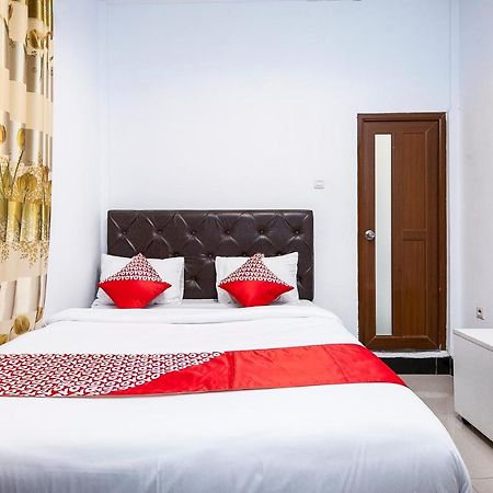 Oyo 1520 Hotel Kartini Tarutung Luaran gambar