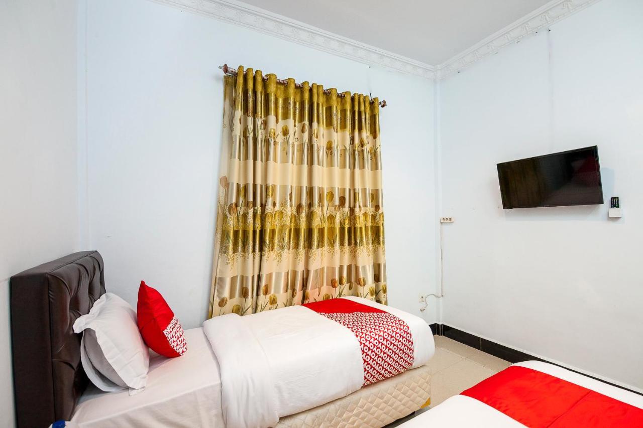 Oyo 1520 Hotel Kartini Tarutung Luaran gambar