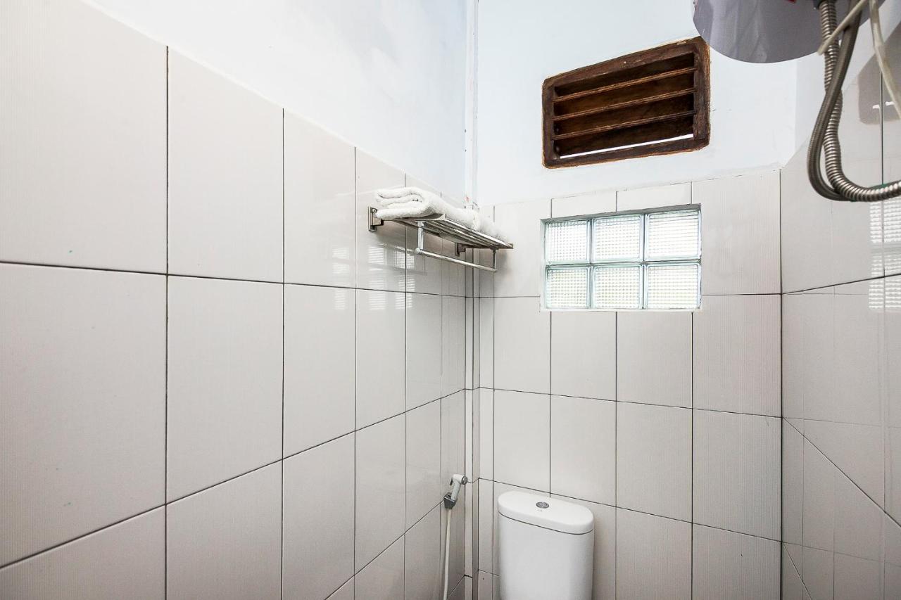 Oyo 1520 Hotel Kartini Tarutung Luaran gambar